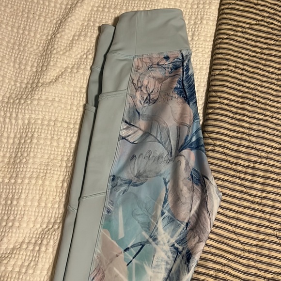 Gymshark high waisted small long leggings - Picture 3 of 3